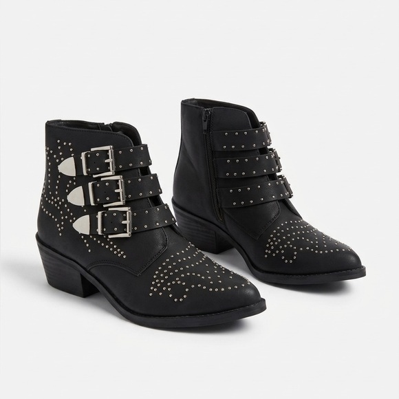 Unbranded Shoes - Studded Black Ankle Boots